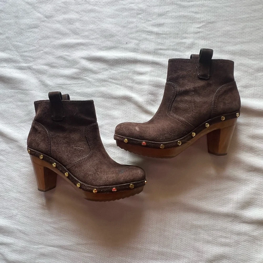 Tory Burch Brown Heeled Boots with Gold Accents‎